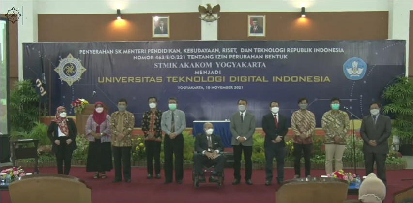 Teknologi indonesia universitas digital Ejournal Universitas